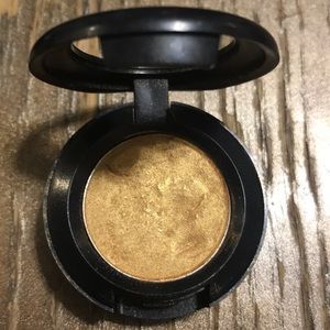 Mac Cosmetics Dazzleshadow in GoldMine